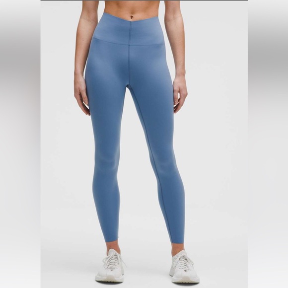 NWT!🍋🍋Lululemon Glow Up Super High Rise Tight 25”🍋🍋. Size 6. Washed denim.